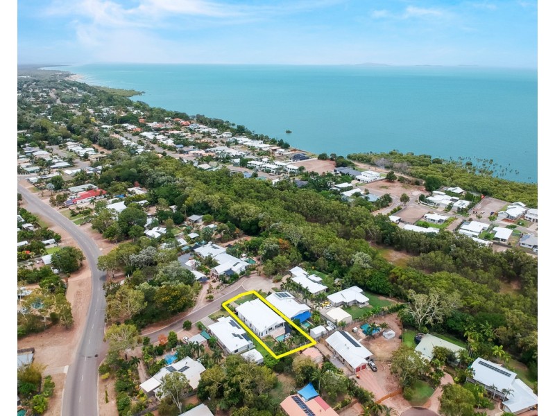 369 Garland Road, Bushland Beach QLD 4818