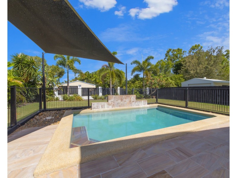 369 Garland Road, Bushland Beach QLD 4818