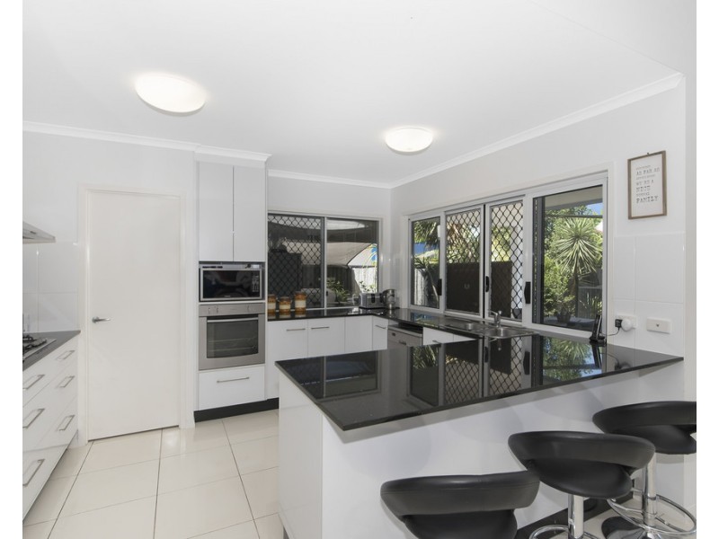 369 Garland Road, Bushland Beach QLD 4818
