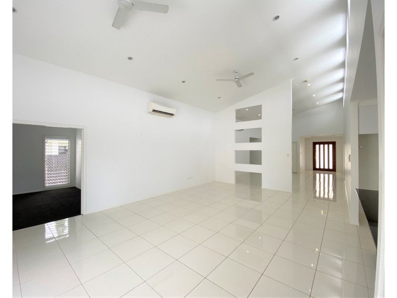 369 Garland Road, Bushland Beach QLD 4818