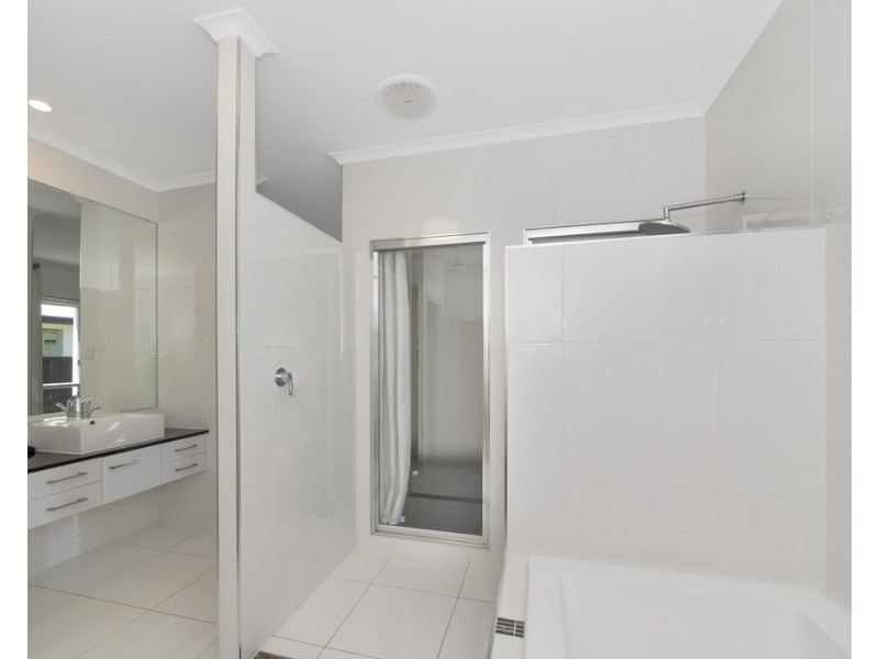 369 Garland Road, Bushland Beach QLD 4818