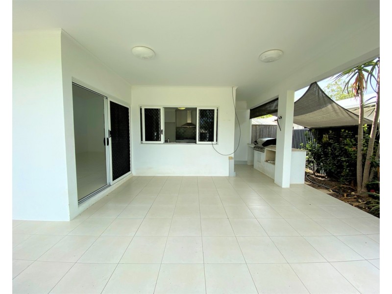 369 Garland Road, Bushland Beach QLD 4818