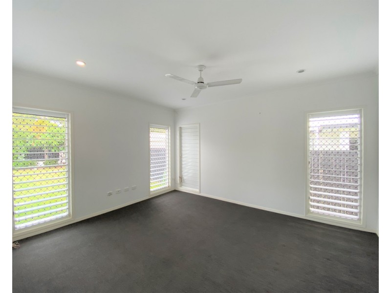 369 Garland Road, Bushland Beach QLD 4818