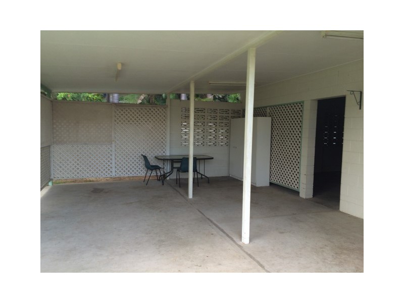 191 Ocean Parade, Balgal Beach QLD 4816