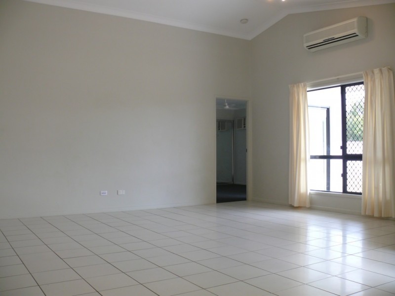 16 Eungella Court, Bushland Beach QLD 4818