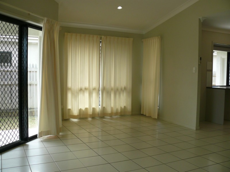 16 Eungella Court, Bushland Beach QLD 4818