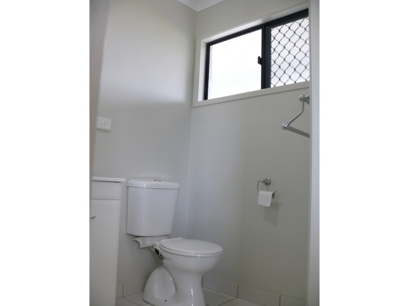 16 Eungella Court, Bushland Beach QLD 4818