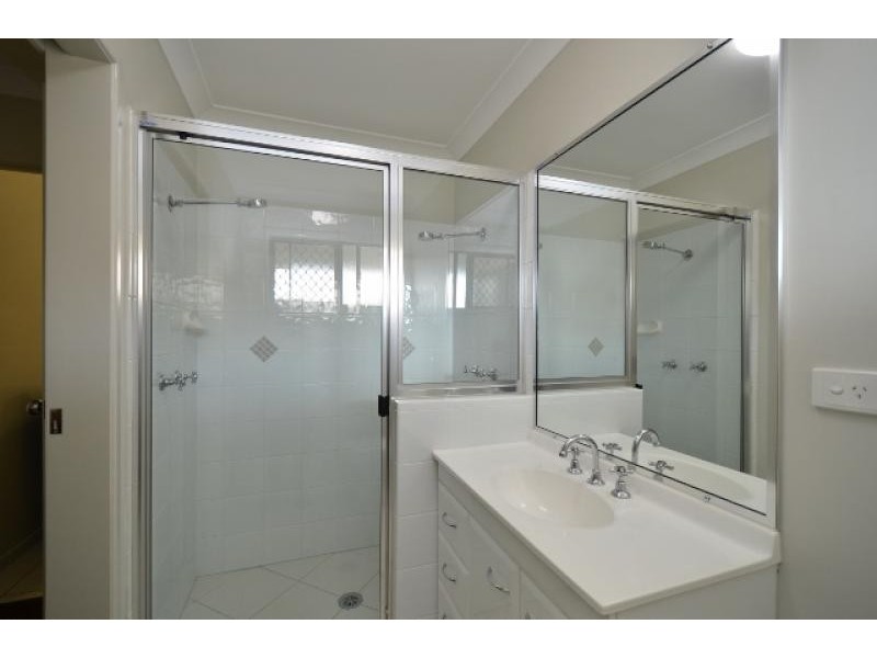 16 Eungella Court, Bushland Beach QLD 4818