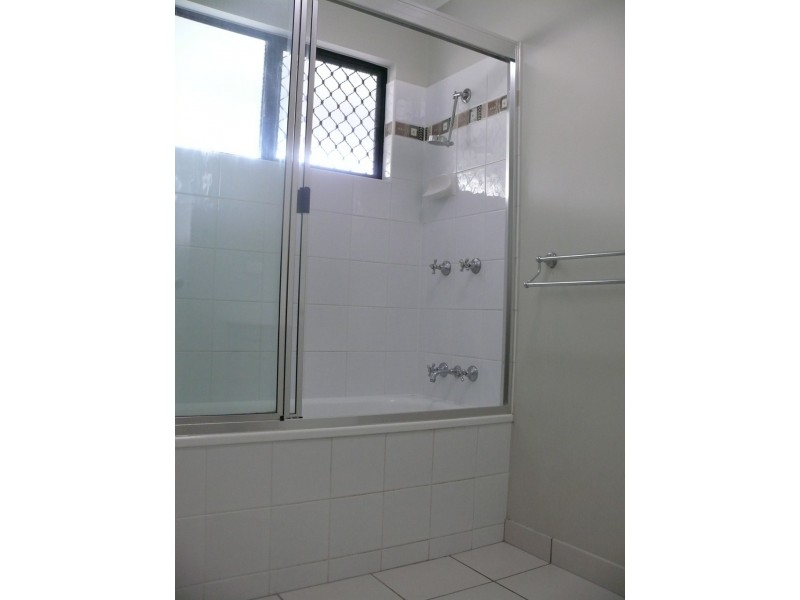 16 Eungella Court, Bushland Beach QLD 4818