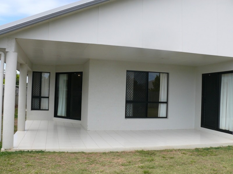 16 Eungella Court, Bushland Beach QLD 4818