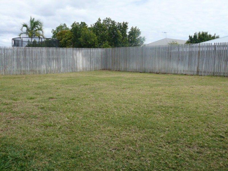 16 Eungella Court, Bushland Beach QLD 4818