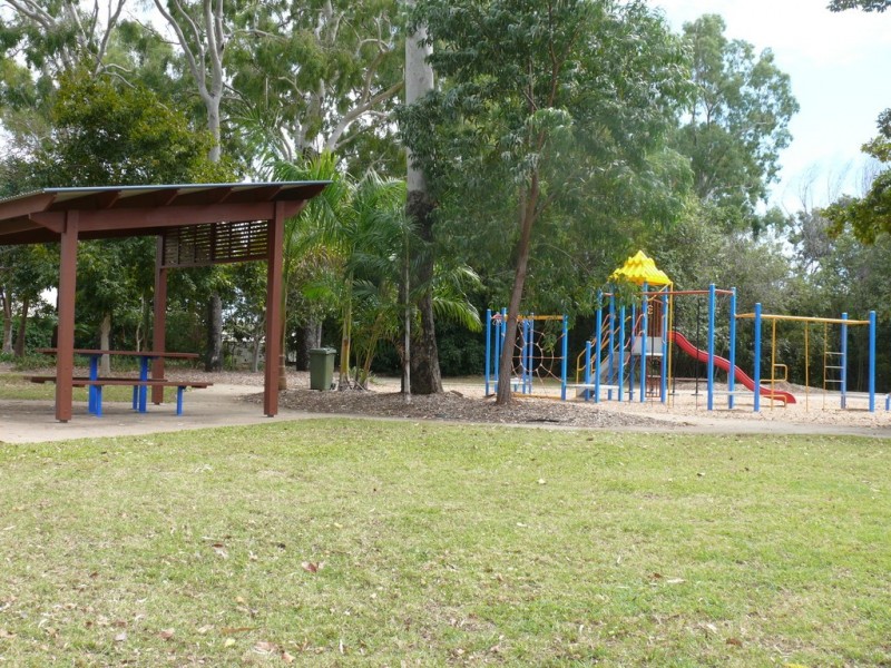 16 Eungella Court, Bushland Beach QLD 4818