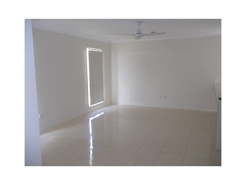 48 Beach Oak Avenue, Mount Low QLD 4818