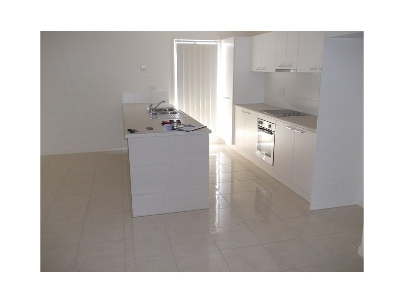 48 Beach Oak Avenue, Mount Low QLD 4818