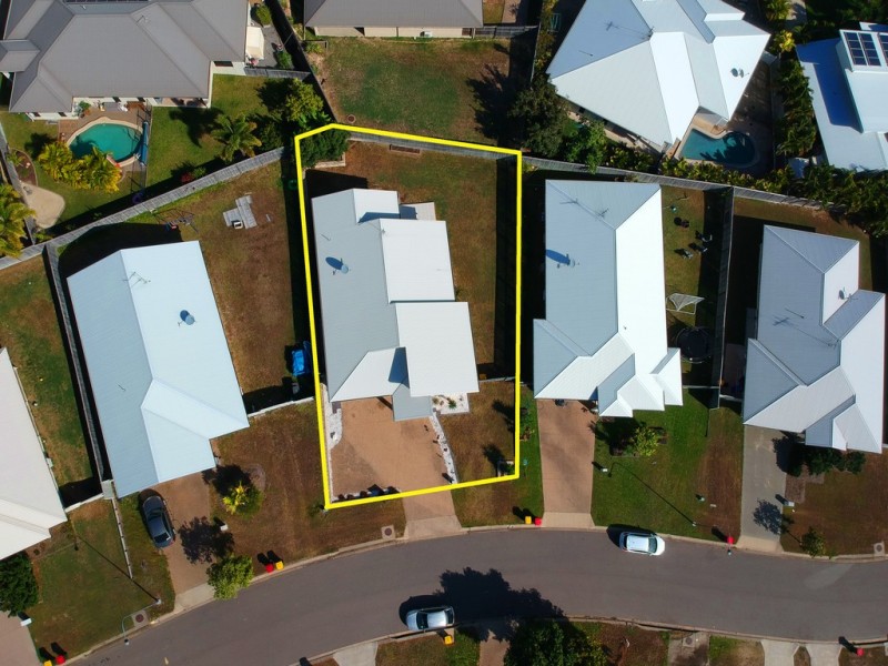 15 Channel Street, Bushland Beach QLD 4818