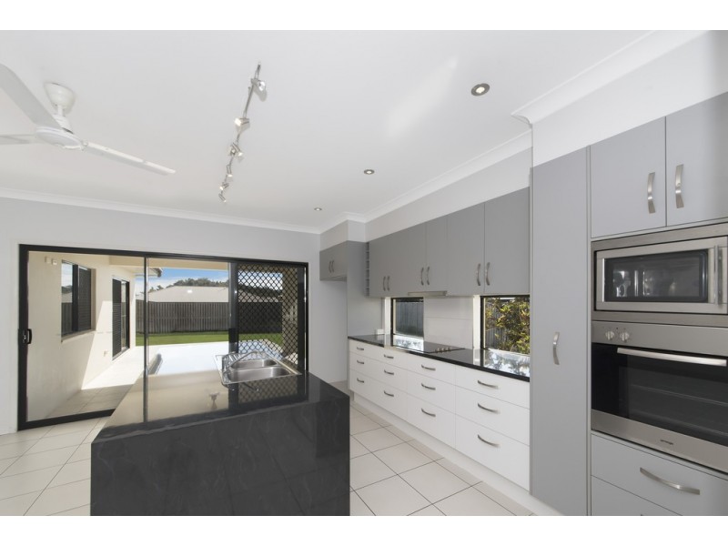 15 Channel Street, Bushland Beach QLD 4818