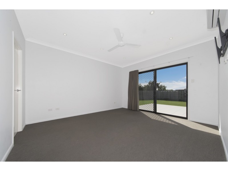 15 Channel Street, Bushland Beach QLD 4818