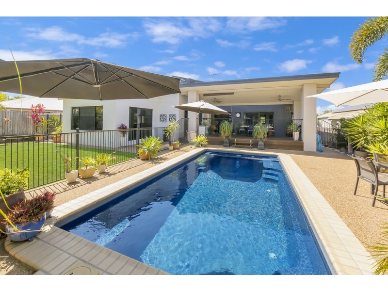 42 Donostia Crescent, Bushland Beach QLD 4818