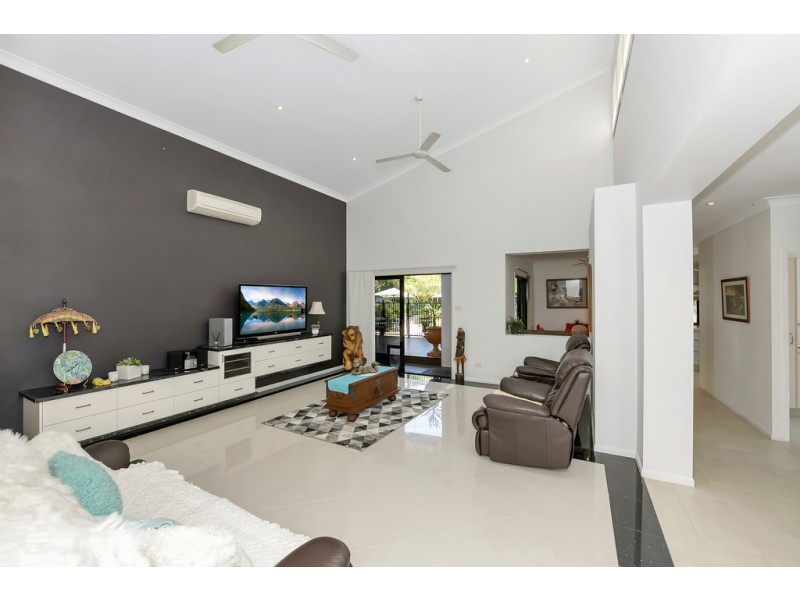 42 Donostia Crescent, Bushland Beach QLD 4818