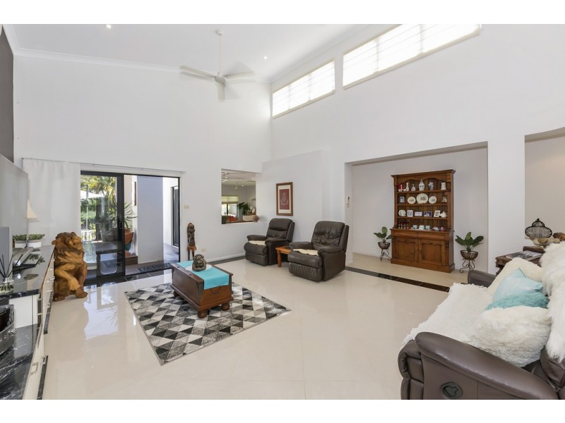 42 Donostia Crescent, Bushland Beach QLD 4818