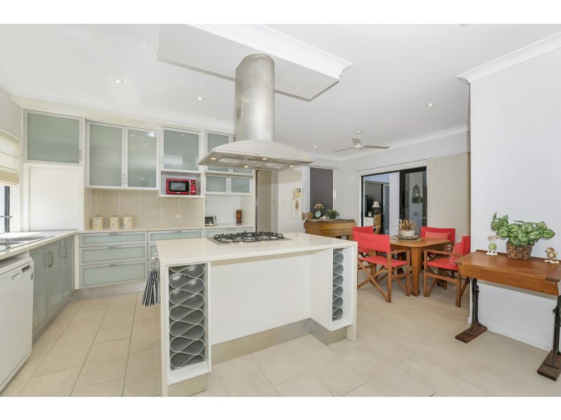 42 Donostia Crescent, Bushland Beach QLD 4818