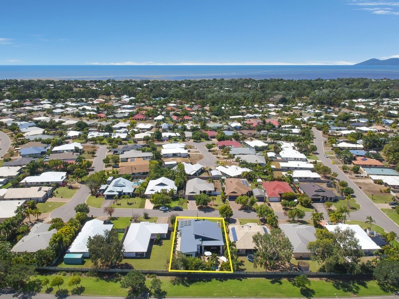 42 Donostia Crescent, Bushland Beach QLD 4818