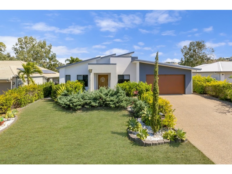42 Donostia Crescent, Bushland Beach QLD 4818