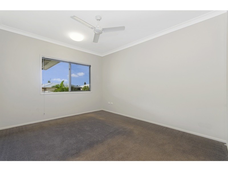 5 Deedes Crescent, Bushland Beach QLD 4818