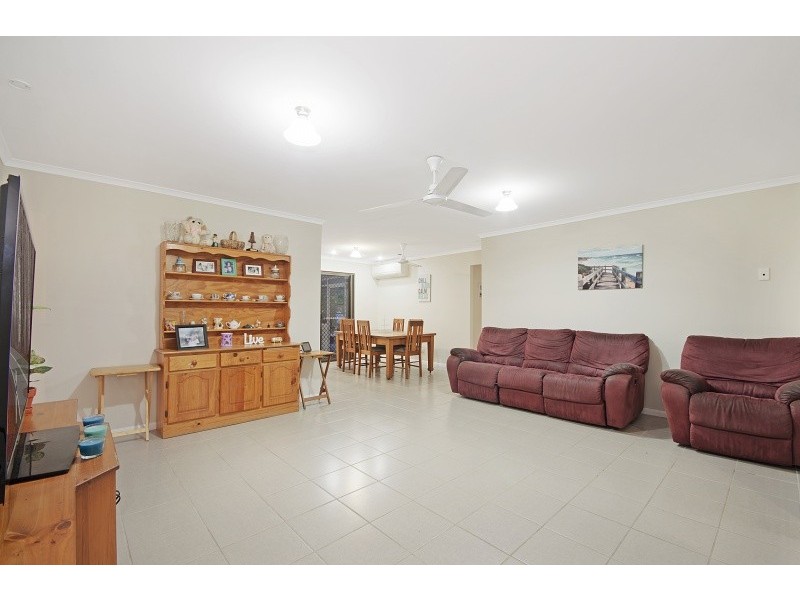 4 Gum Court, Bushland Beach QLD 4818