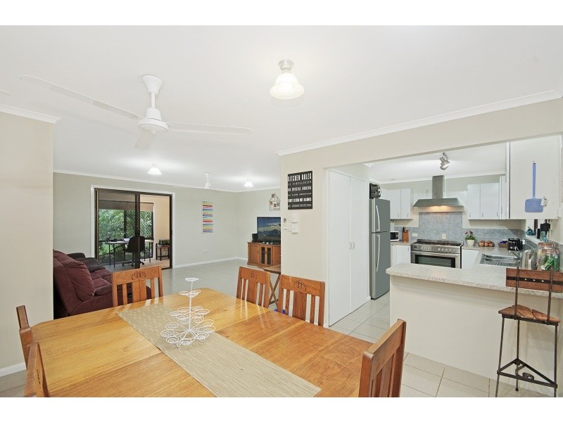 4 Gum Court, Bushland Beach QLD 4818