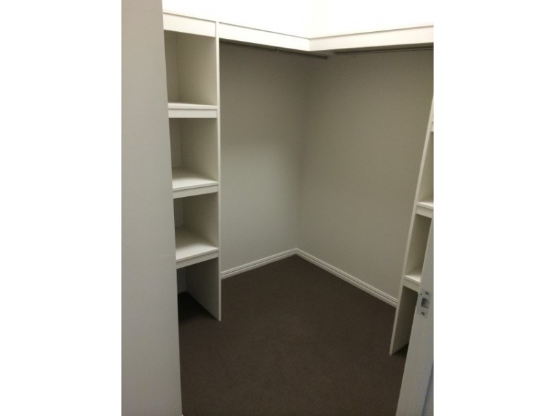 6 Hillock Crescent, Bushland Beach QLD 4818