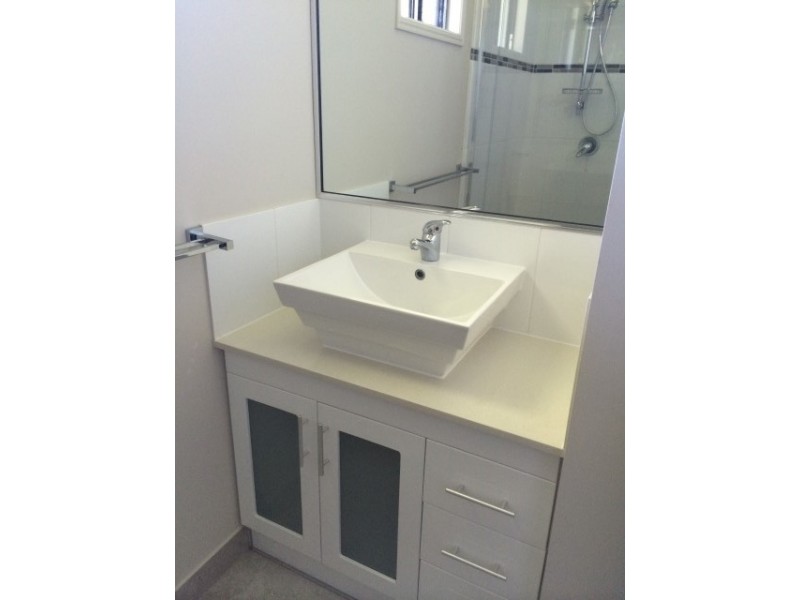 6 Hillock Crescent, Bushland Beach QLD 4818