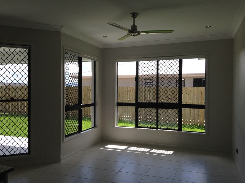 31 Fremont Street, Mount Low QLD 4818