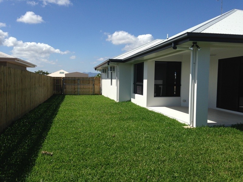 31 Fremont Street, Mount Low QLD 4818