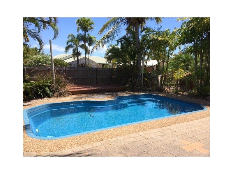 3 Lasindra Court, Bushland Beach QLD 4818