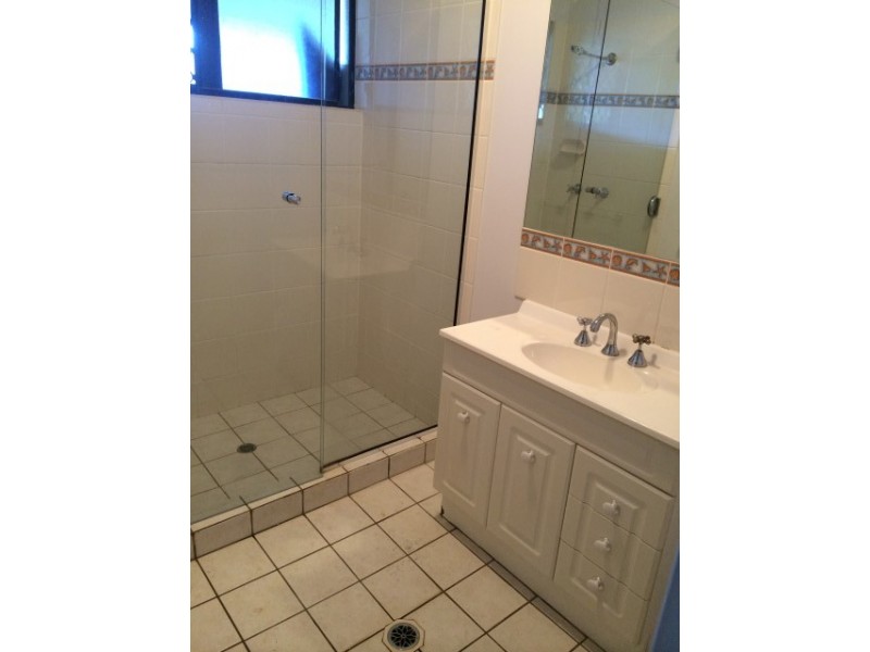 3 Lasindra Court, Bushland Beach QLD 4818