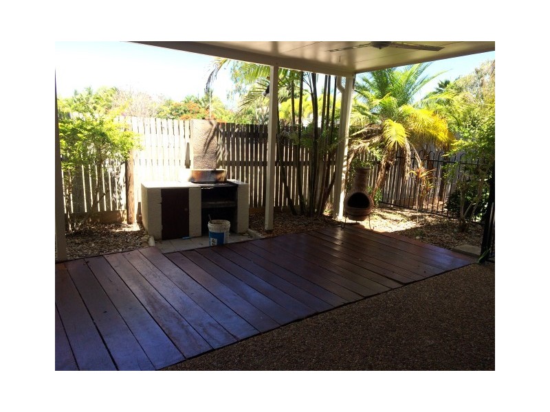 3 Lasindra Court, Bushland Beach QLD 4818