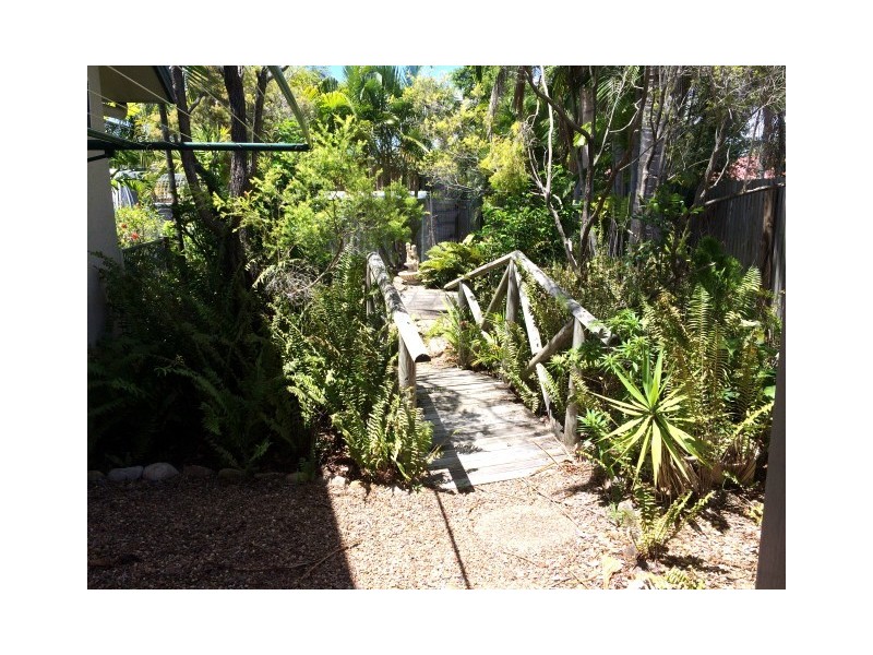 3 Lasindra Court, Bushland Beach QLD 4818