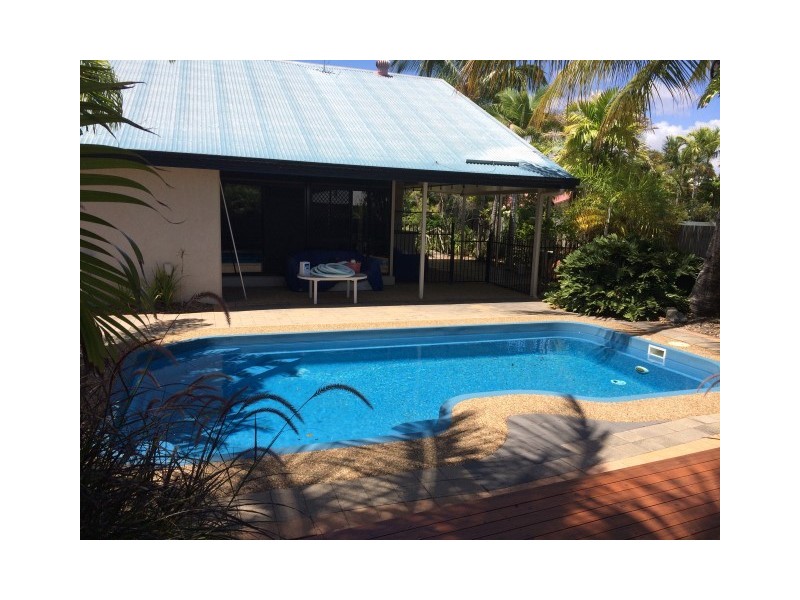 3 Lasindra Court, Bushland Beach QLD 4818