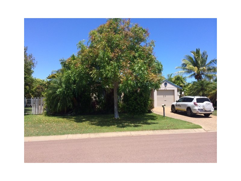 3 Lasindra Court, Bushland Beach QLD 4818