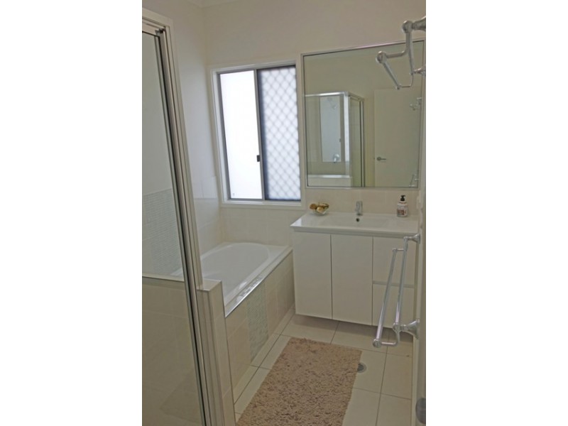 111 Daydream Circuit, Burdell QLD 4818