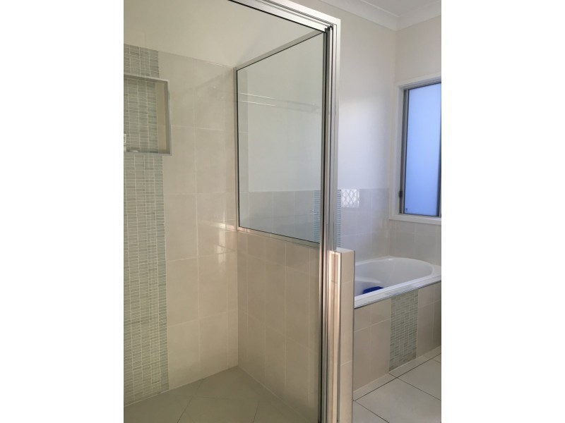 111 Daydream Circuit, Burdell QLD 4818