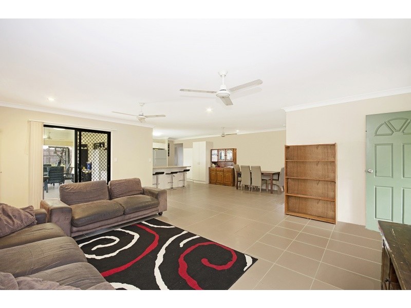 19 Currawinya Court, Bushland Beach QLD 4818