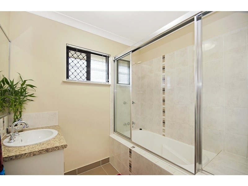 19 Currawinya Court, Bushland Beach QLD 4818