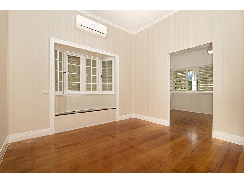 21 Leigh Street, West End QLD 4810