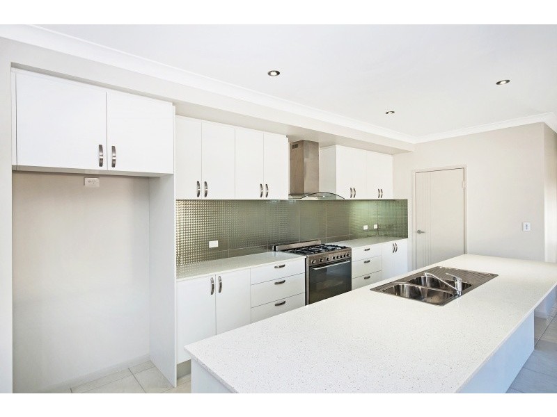 9 Sunburst Street, Mount Low QLD 4818