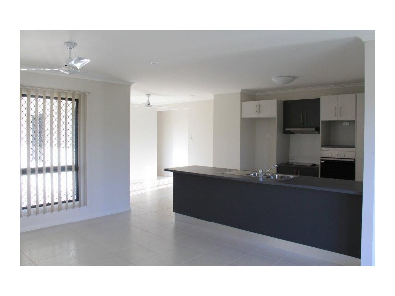 12 Lochern Way, Bushland Beach QLD 4818