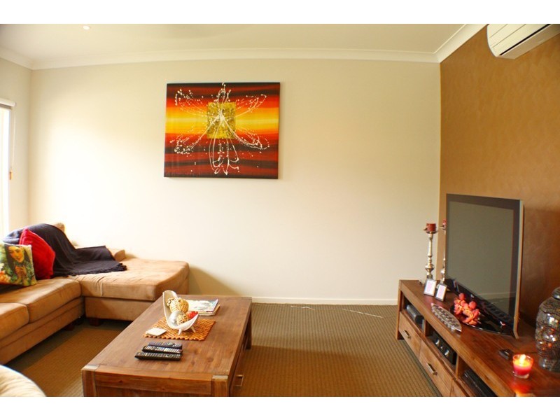 54 Rattray Street, Bushland Beach QLD 4818