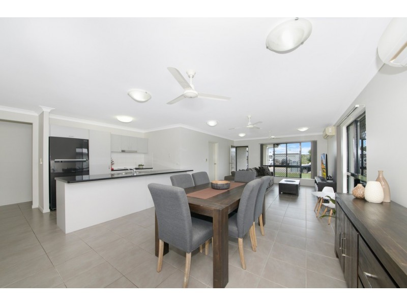 93 Daintree Drive, Bushland Beach QLD 4818