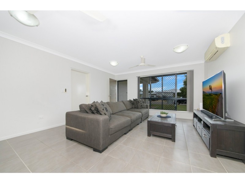 93 Daintree Drive, Bushland Beach QLD 4818